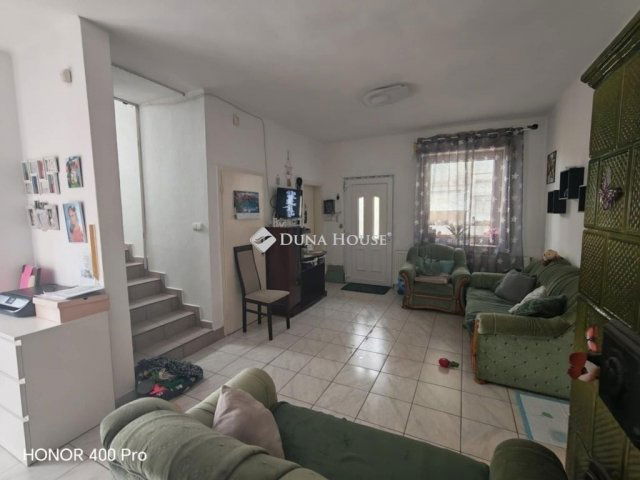 Eladó családi ház, Érden 98.99 M Ft, 5 szobás