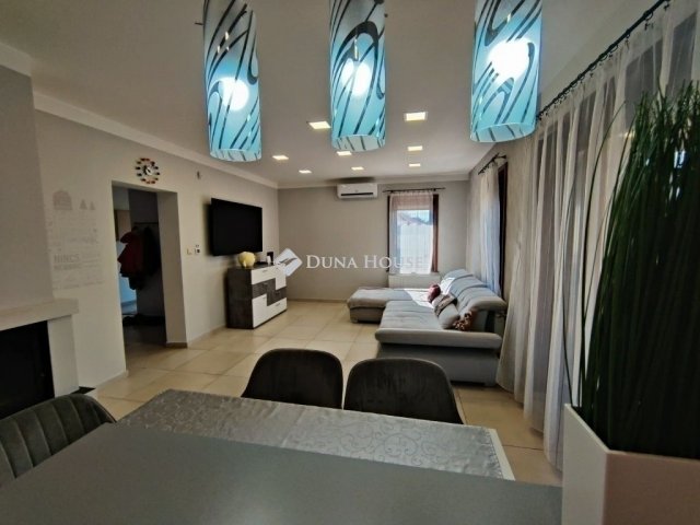 Eladó családi ház, Monoron 109 M Ft, 4 szobás