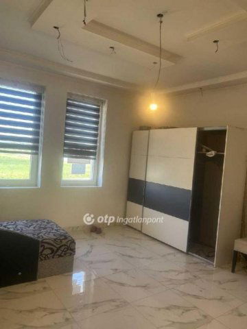 Eladó családi ház, Galgahévízen 120 M Ft, 4 szobás