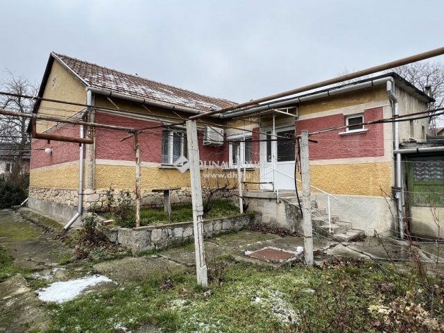 Eladó családi ház, Várpalotán 19.9 M Ft, 3 szobás