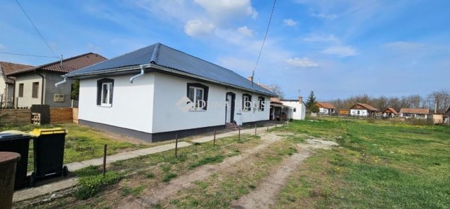 Eladó családi ház, Farmoson 39.9 M Ft, 3 szobás