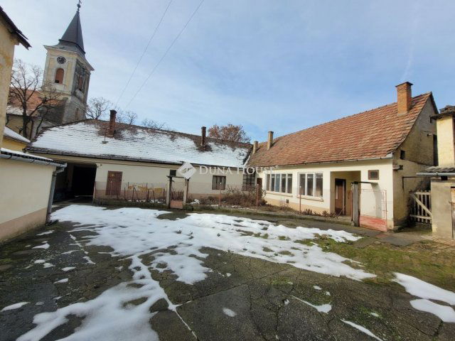 Eladó családi ház, Dunaszekcsőn 32.9 M Ft, 6 szobás