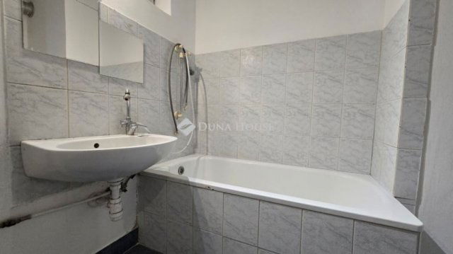 Eladó téglalakás, Pilisjászfalun 49.9 M Ft, 2 szobás