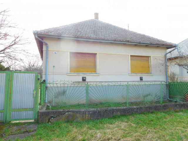 Eladó családi ház, Vácszentlászlón 29.8 M Ft, 3 szobás