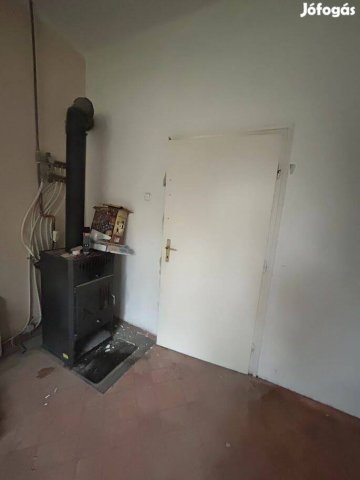 Eladó családi ház, Rábatamásin 30.9 M Ft, 2 szobás