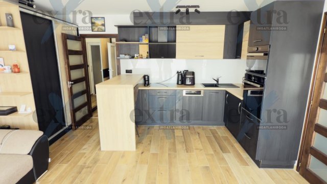 Eladó téglalakás, Szegeden 64 M Ft, 2 szobás