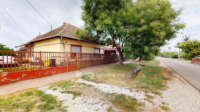 Eladó családi ház, Mezőkeresztesen 23.3 M Ft, 4 szobás