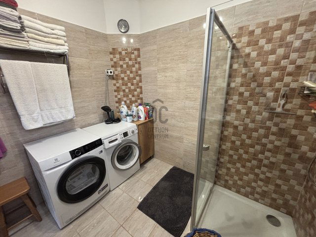 Eladó családi ház, Várpalotán 88 M Ft, 4 szobás