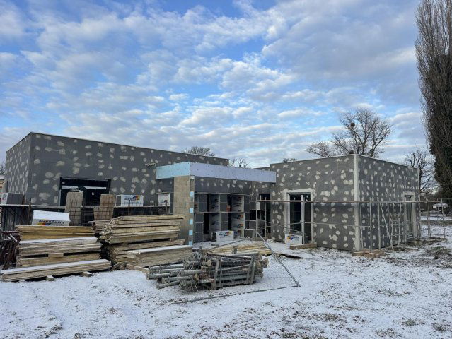 Eladó családi ház, Tatán 133.383 M Ft, 4 szobás