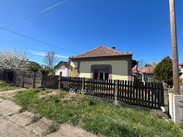 Eladó családi ház, Nyírbogdányon 12.9 M Ft, 2 szobás