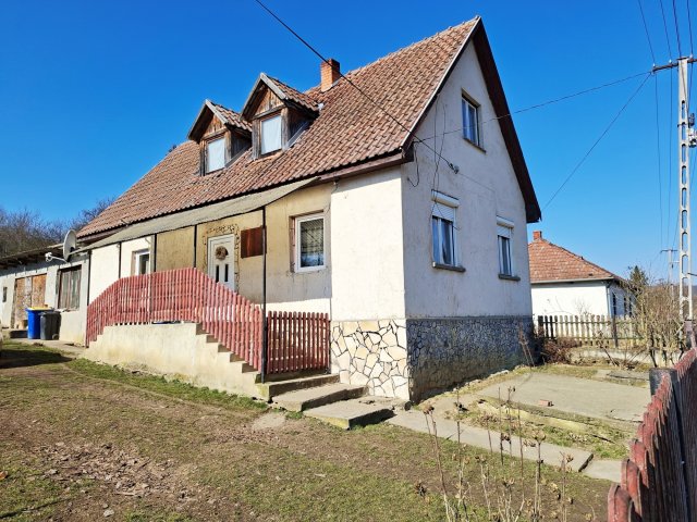 Eladó családi ház, Felsővadászon 12 M Ft, 2 szobás
