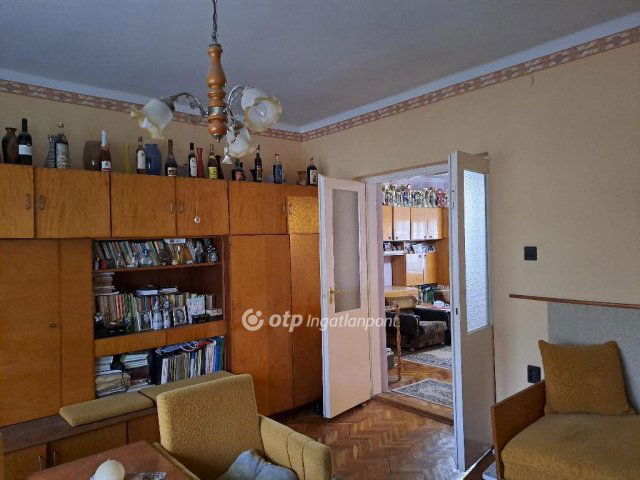 Eladó családi ház, Makón 52.45 M Ft, 5 szobás