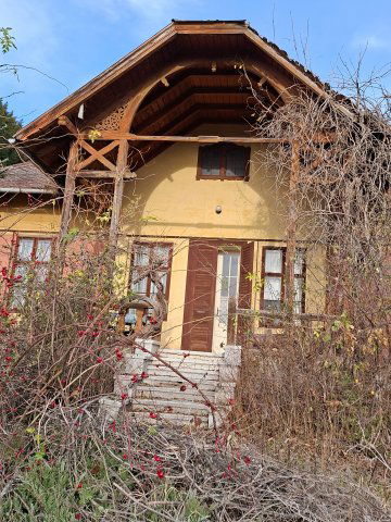 Eladó családi ház, Szadán 150 M Ft, 3 szobás