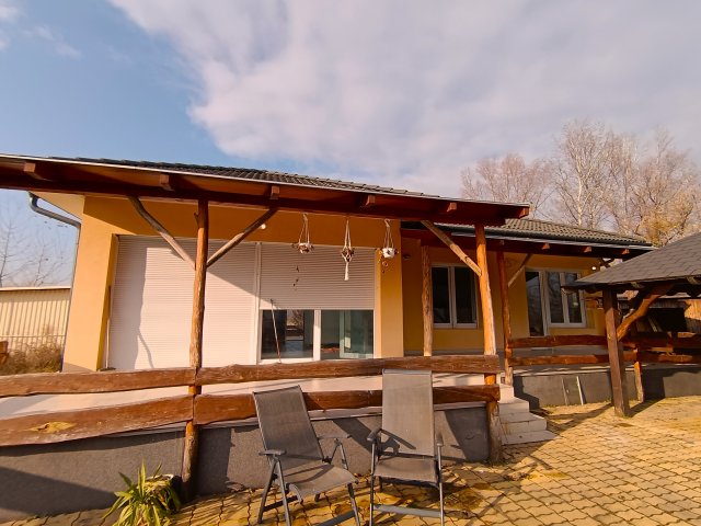 Eladó családi ház, Dunaharasztin 217 M Ft, 3 szobás