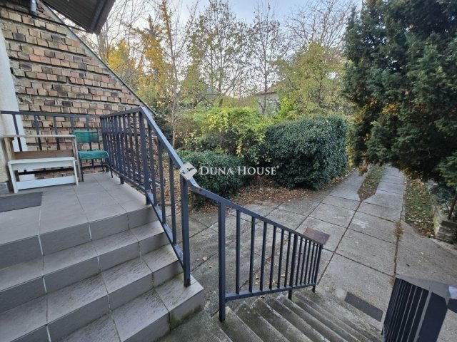 Eladó ikerház, Pécsett 79.9 M Ft, 3 szobás