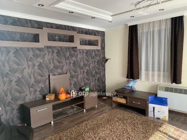 Eladó családi ház, Jászberényben 94.5 M Ft, 3+2 szobás