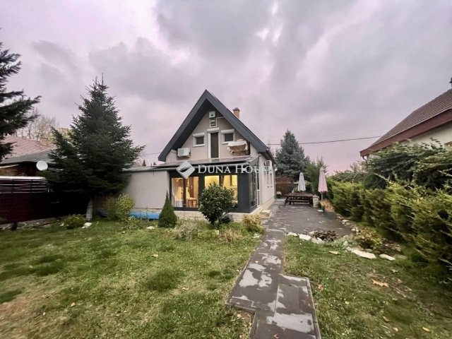 Eladó családi ház, Áporkán 114.9 M Ft, 3 szobás