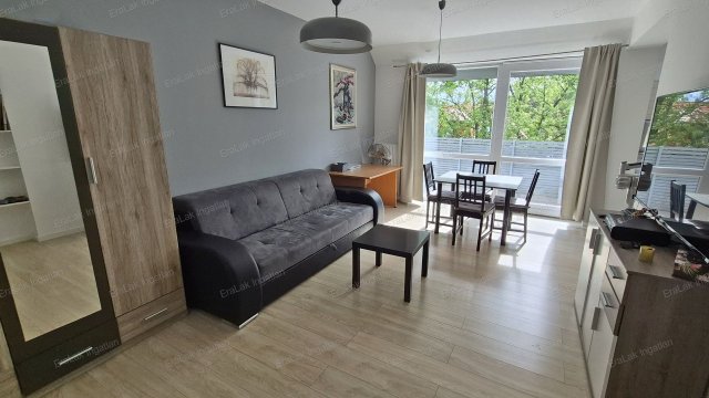 Kiadó téglalakás, albérlet, Győrött 250 E Ft / hó, 2 szobás