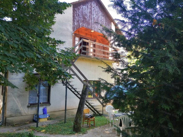 Eladó családi ház, Balatonszárszón 40 M Ft, 9 szobás