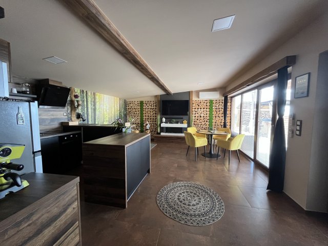 Eladó családi ház, Ajkán 85 M Ft, 2 szobás