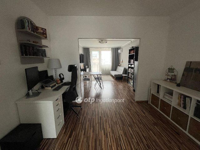 Eladó panellakás, Budapesten, XV. kerületben 69.9 M Ft