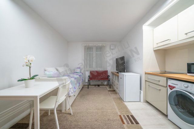 Kiadó téglalakás, albérlet, V. kerületben, Hold utcában