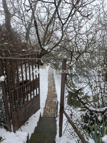 Eladó telek, Budapesten, III. kerületben 270 M Ft