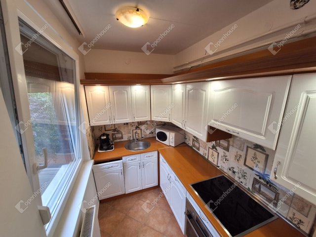 Kiadó panellakás, albérlet, Debrecenben 250 E Ft / hó, 3 szobás