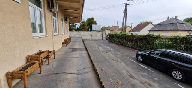 Kiadó ipari ingatlan, Kaposváron, Cseri úton 1000 E Ft / hó