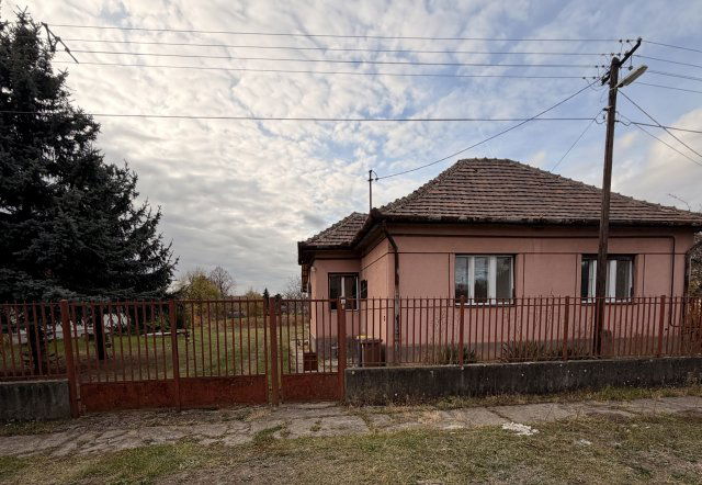 Eladó családi ház, Lőrinciben 32.8 M Ft, 2+2 szobás