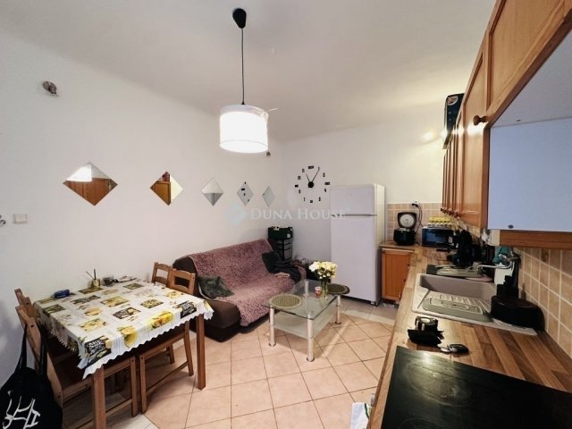 Eladó téglalakás, Budapesten, VII. kerületben 50 M Ft, 2 szobás