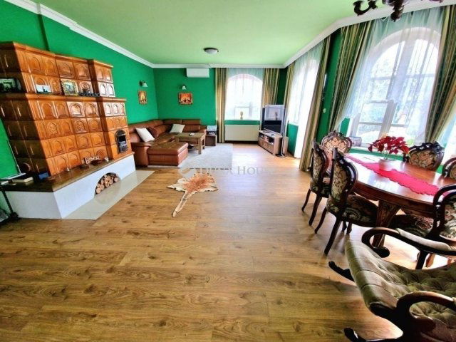 Eladó családi ház, Gyömrőn 219 M Ft, 10 szobás
