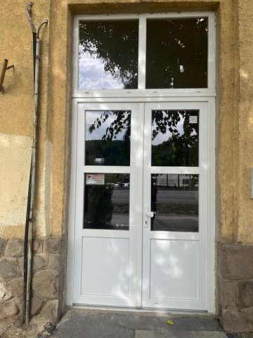 Eladó téglalakás, Komlón 34.5 M Ft, 2 szobás