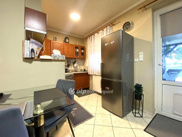 Eladó családi ház, Zamárdiban 88.8 M Ft, 4+2 szobás