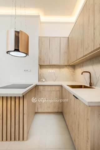 Eladó téglalakás, Budapesten, I. kerületben 249.9 M Ft, 3 szobás