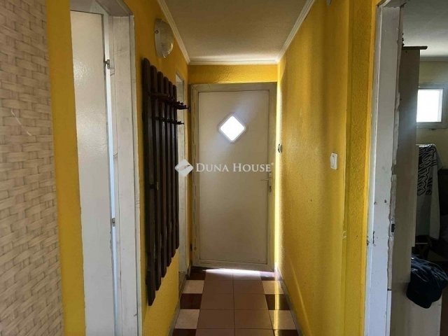 Eladó családi ház, Sülysápon 25.9 M Ft, 1 szobás
