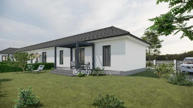 Eladó családi ház, Adácson 37 M Ft, 2 szobás