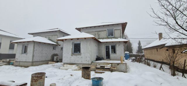 Eladó ikerház, Őrbottyánban 110 M Ft, 5 szobás