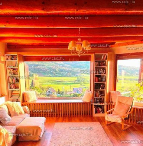 Eladó családi ház, Esztergomban 199 M Ft, 6 szobás