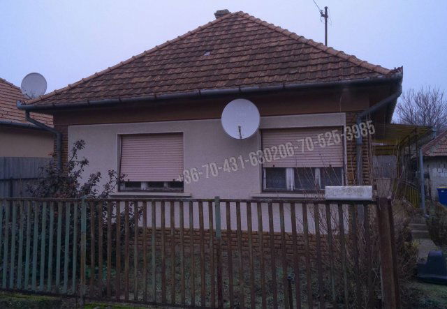 Eladó családi ház, Mikebudán 25.9 M Ft, 2 szobás