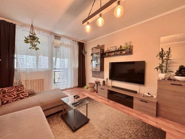 Eladó panellakás, Pécsett, Nagy Ferenc téren 41.9 M Ft, 2 szobás