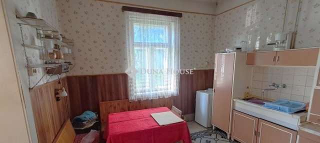 Eladó családi ház, Csepregen 29 M Ft, 2 szobás