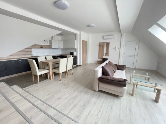 Kiadó téglalakás, albérlet, Pakson 270 E Ft / hó, 2 szobás