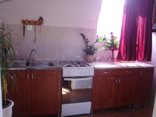 Eladó családi ház, Balatonlelleén 84.9 M Ft, 18+1 szobás