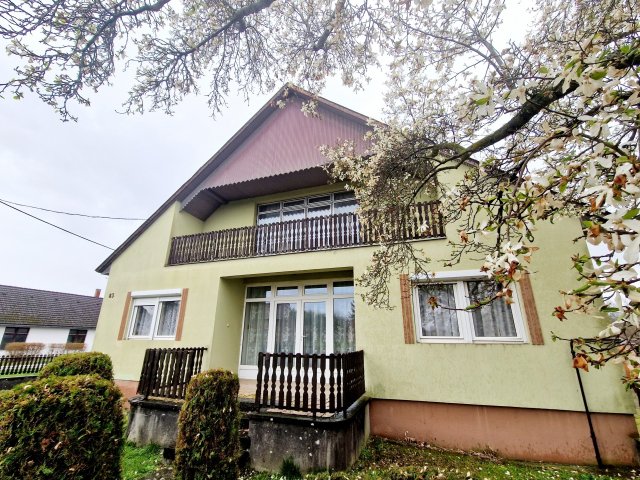 Eladó családi ház, Csokonyavisontán 36 M Ft, 6 szobás