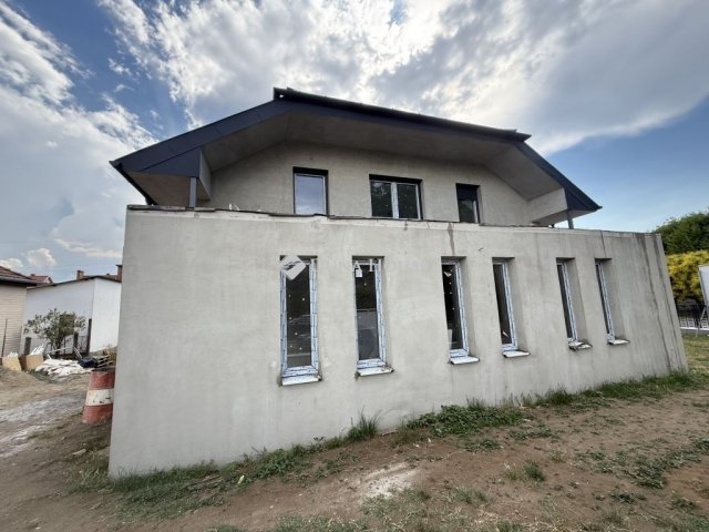 Eladó téglalakás, Kecskeméten 89.9 M Ft, 4 szobás