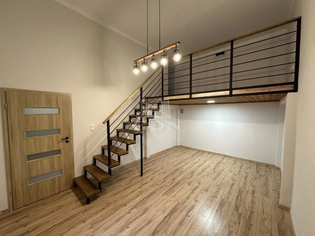 Eladó téglalakás, Budapesten, VI. kerületben 61 M Ft, 1 szobás