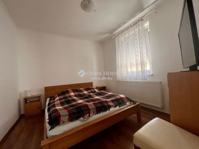 Eladó családi ház, Szűrön 32 M Ft, 4 szobás