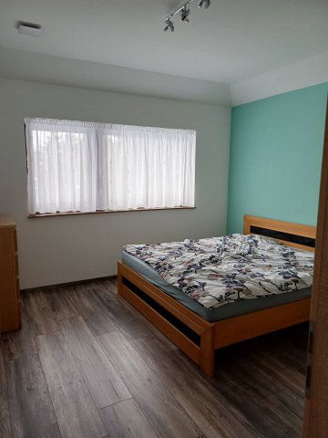 Eladó családi ház, Pilisszentivánon 289.9 M Ft, 5+1 szobás