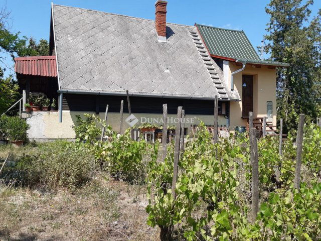 Eladó családi ház, Lovasberényben 28.5 M Ft, 2 szobás